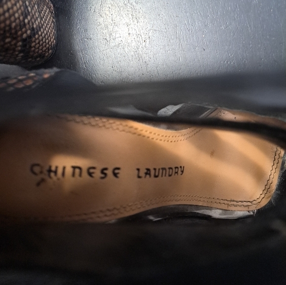 Chinese Laundry Peep Toe Bonafied Sandals - Picture 8 of 10